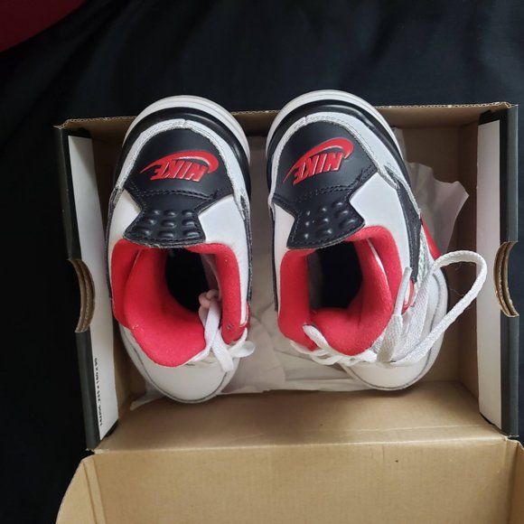 Jordan Retro 4 PreSchool - Picture 4 of 5